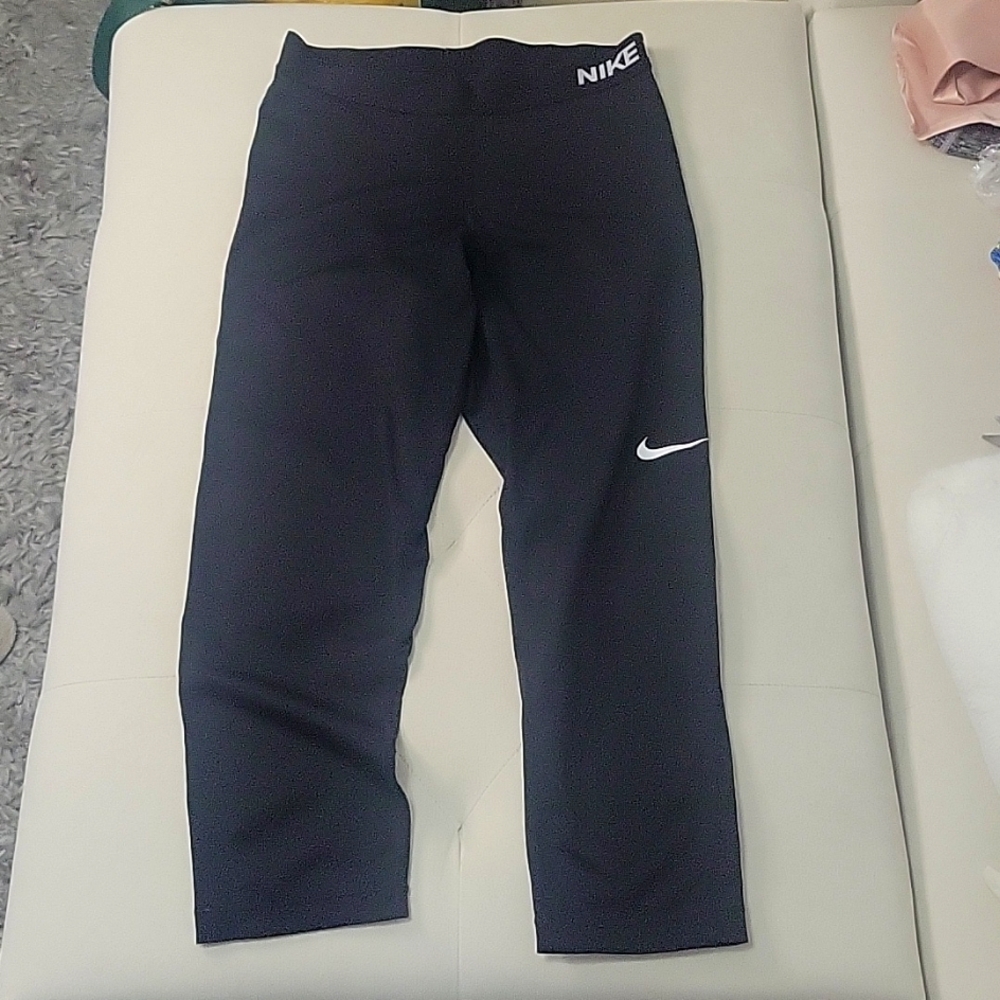 NIKE- Womens PRO Core Dry-Fit